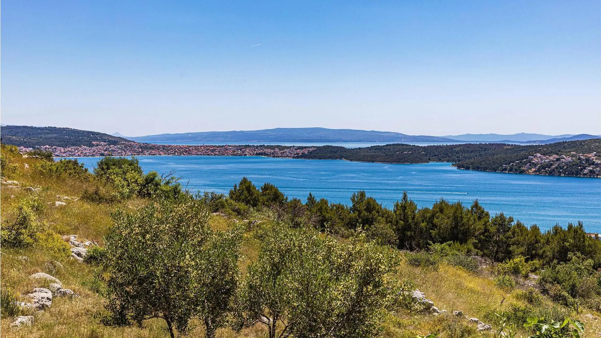 1 Bedroom Lovely Apartment In Seget Donji Croatia