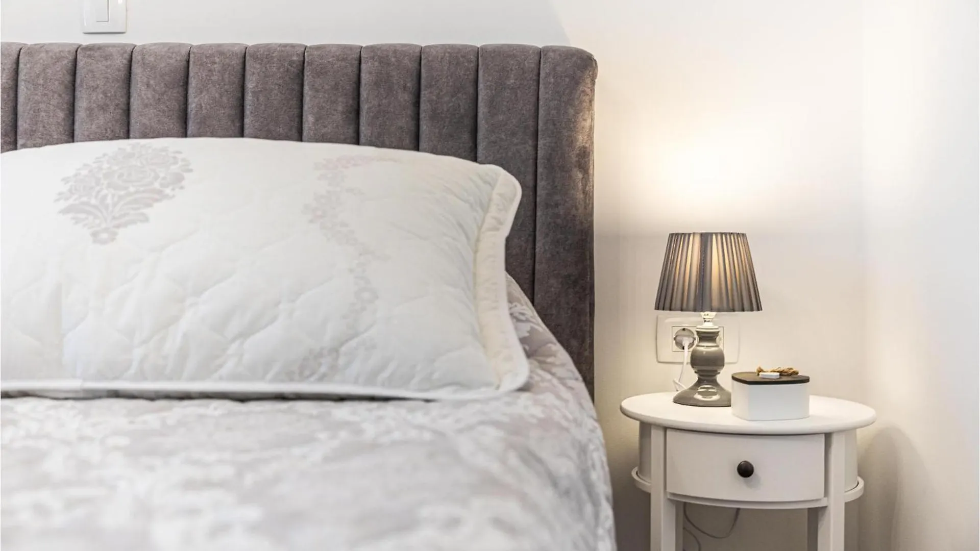 1 Bedroom Lovely Apartment In Seget Donji