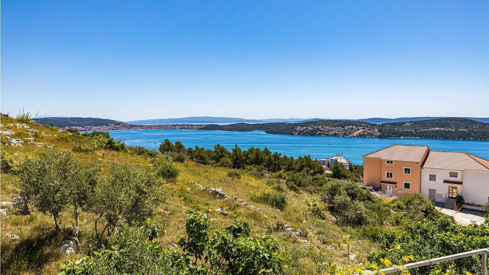 1 Bedroom Lovely Apartment In Seget Donji Croatia